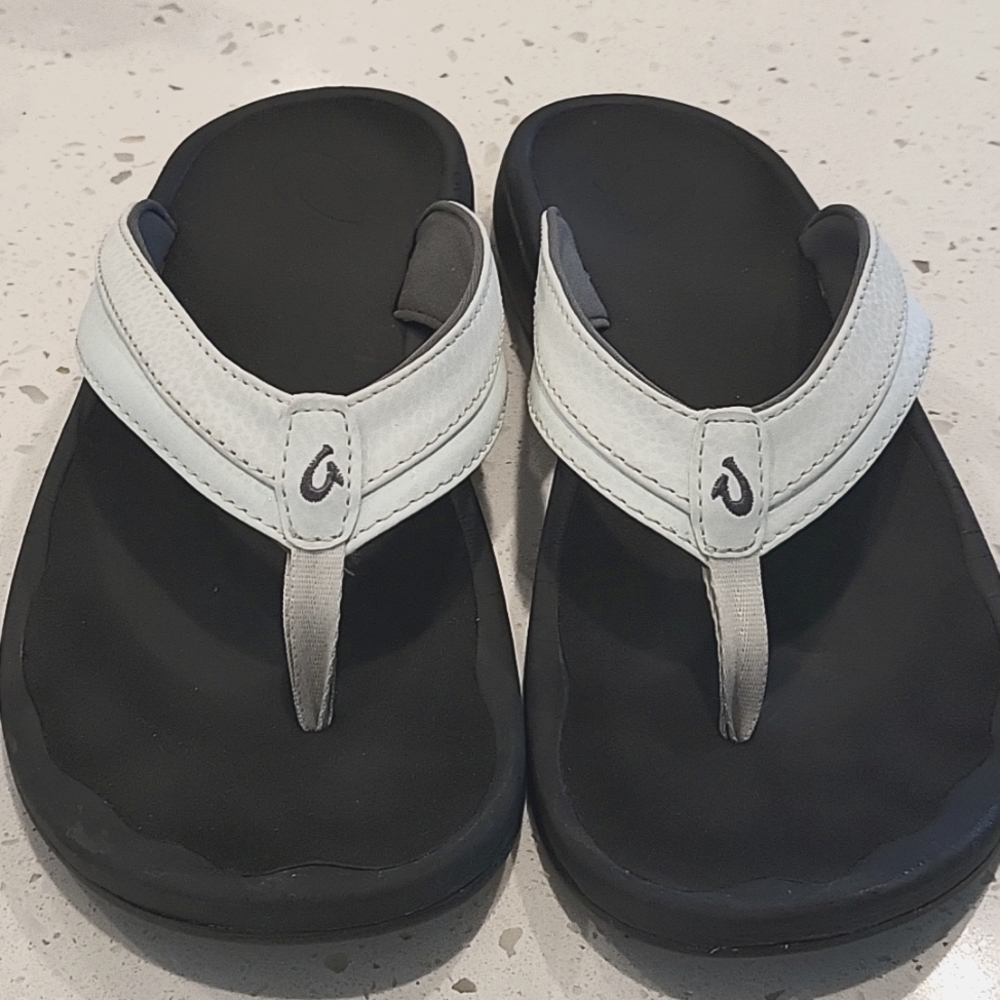 OluKai Sandals.. only worn a couple of times.